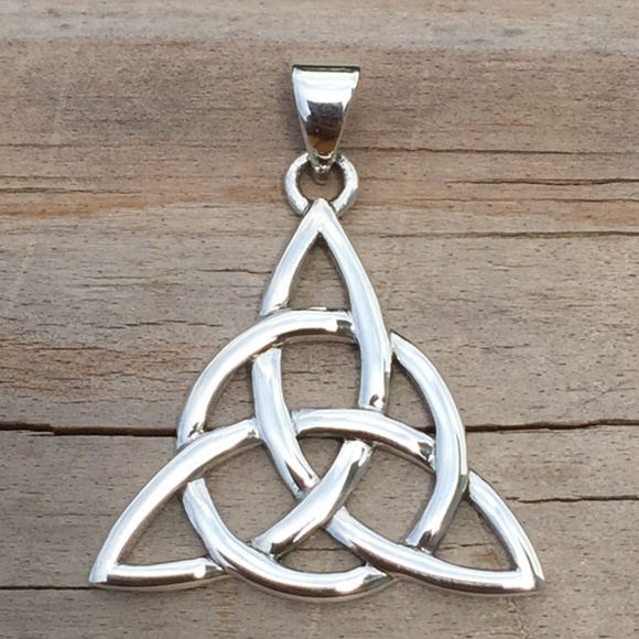 Large Celtic Triquetra Pendant .925 Sterling Silver Trinity knot - Picture 1 of 5